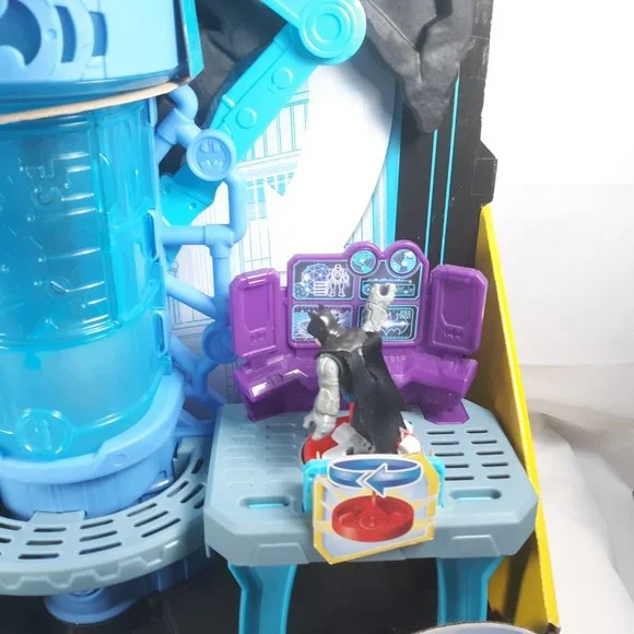 Imaginext DC Super Friends Batman Bat-Tech Batcave - Picture 2 of 5